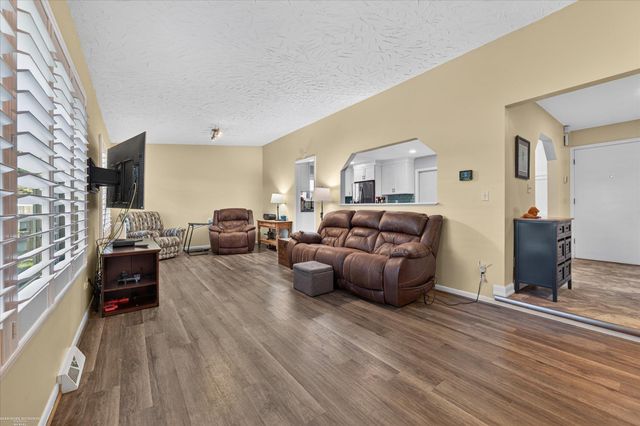 32843 Surow Drive, Warren, MI 48093