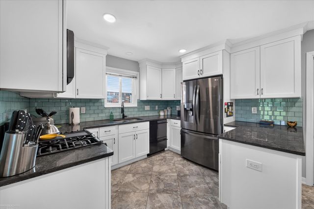 32843 Surow Drive, Warren, MI 48093