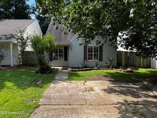 329 N Grove Circle, Brandon, MS 39047
