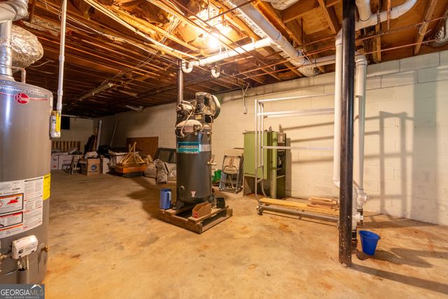 1976 Emerald Drive, Jonesboro, GA 30236