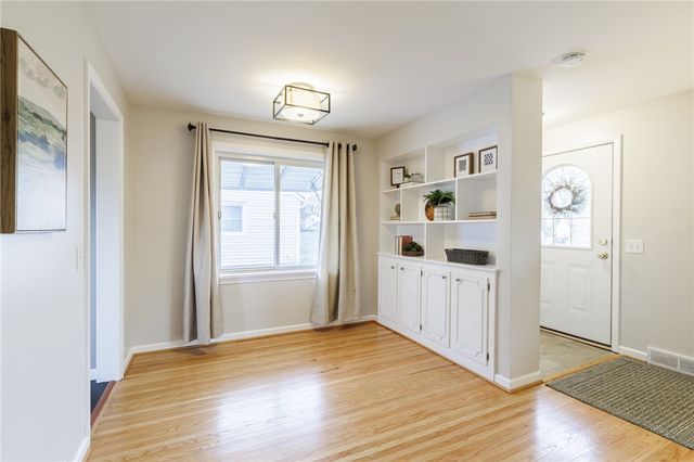 472 Barry Road, Irondequoit, NY 14617