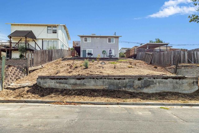 3120 Orange Ave, Riverbank, CA 95367