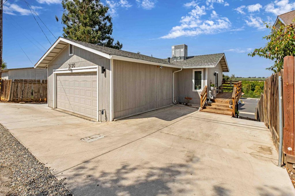 3120 Orange Ave, Riverbank, CA 95367