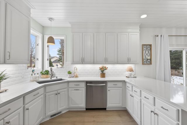 8553 Jody Circle S, Cottage Grove, MN 55016