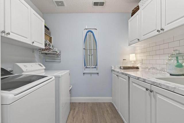 8553 Jody Circle S, Cottage Grove, MN 55016