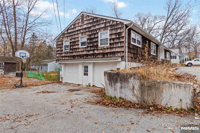 175 Highland Lakes Road, Vernon, NJ 07422