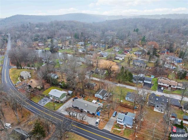 175 Highland Lakes Road, Vernon, NJ 07422