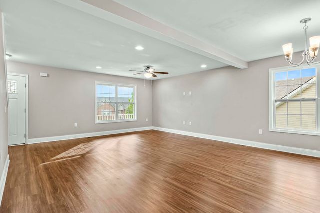 3002 Thorntree Lane, Lawrenceburg, KY 40342