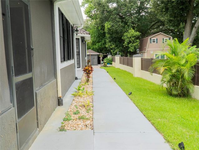 1304 OCOEE APOPKA ROAD, Ocoee, FL 34761