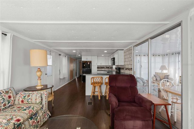 585 SKY HARBOR DRIVE 209, Clearwater, FL 33759