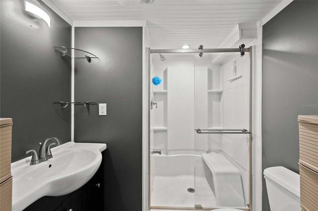 585 SKY HARBOR DRIVE 209, Clearwater, FL 33759