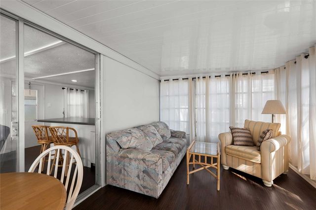 585 SKY HARBOR DRIVE 209, Clearwater, FL 33759