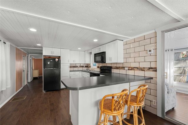 585 SKY HARBOR DRIVE 209, Clearwater, FL 33759