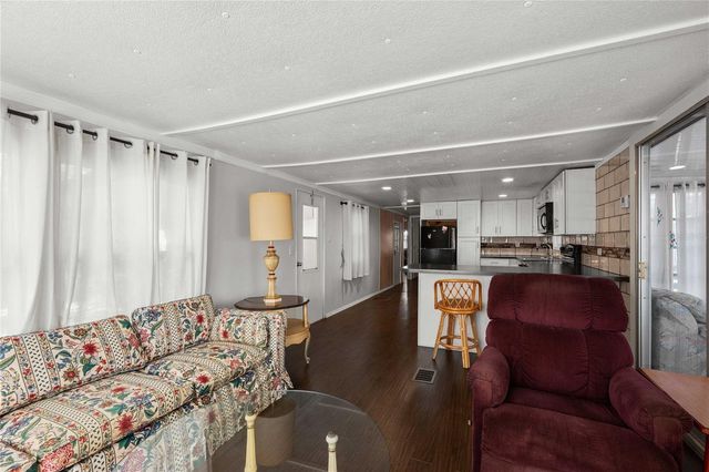 585 SKY HARBOR DRIVE 209, Clearwater, FL 33759