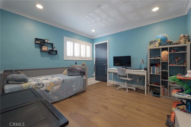 2528 N Orchard Drive, Burbank, CA 91504