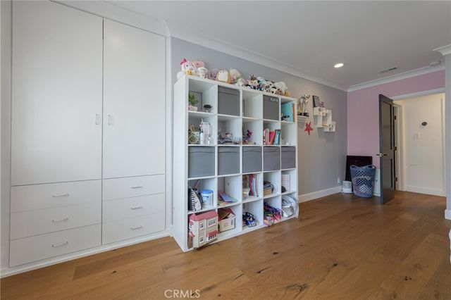 2528 N Orchard Drive, Burbank, CA 91504