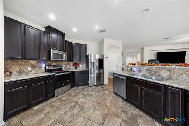 1070 Lonesome Oak Drive, Temple, TX 76502