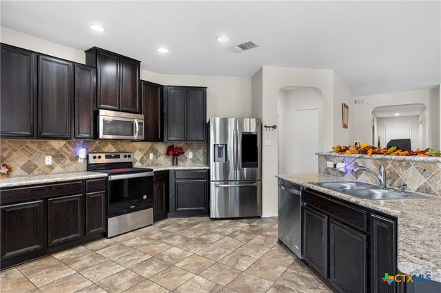 1070 Lonesome Oak Drive, Temple, TX 76502