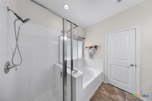 1070 Lonesome Oak Drive, Temple, TX 76502