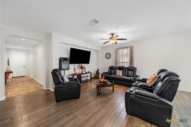 1070 Lonesome Oak Drive, Temple, TX 76502