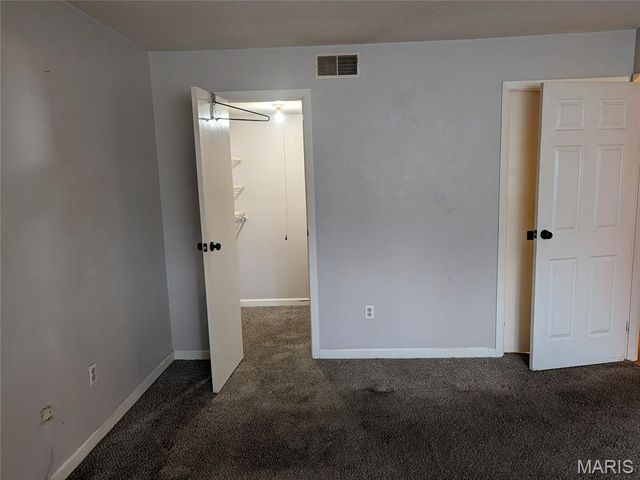1380 Heritage Landing 7, St Charles, MO 63303