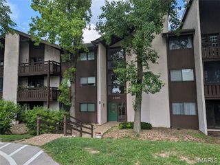 1380 Heritage Landing 7, St Charles, MO 63303