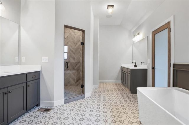 3222 SW Enoch Street, Lee's Summit, MO 64082