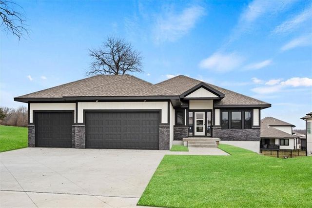 3222 SW Enoch Street, Lee's Summit, MO 64082