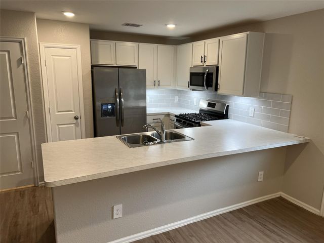 132 Pine Bend Court, Magnolia, TX 77354