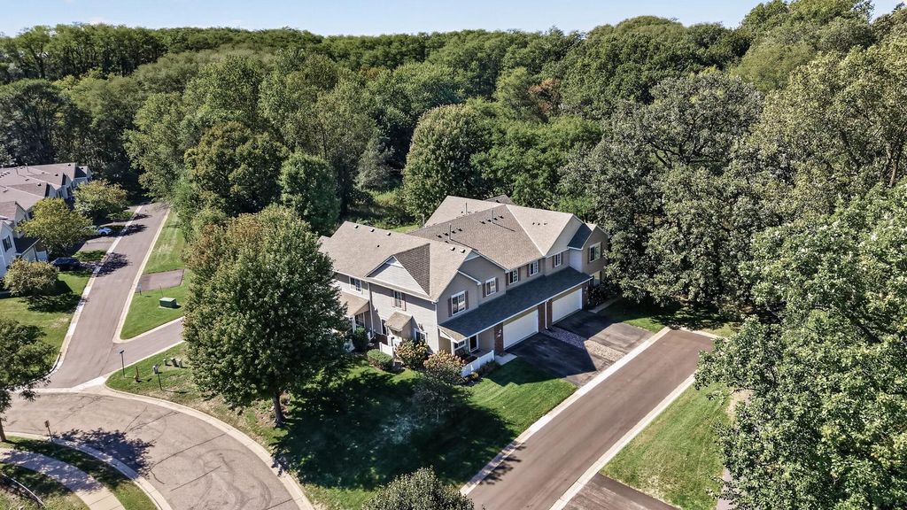 703 Maple Hills Drive D, Maplewood, MN 55117 — exterior