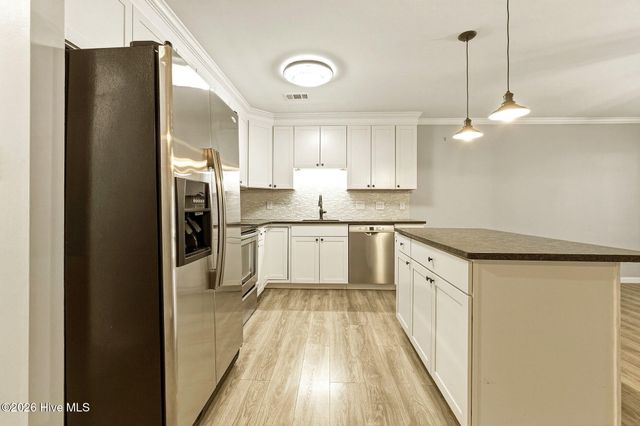 24 Boundaryline Drive NW Apt C, Calabash, NC 28467