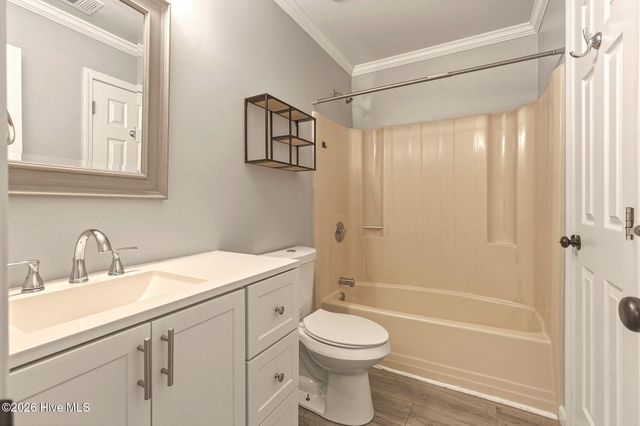 24 Boundaryline Drive NW Apt C, Calabash, NC 28467