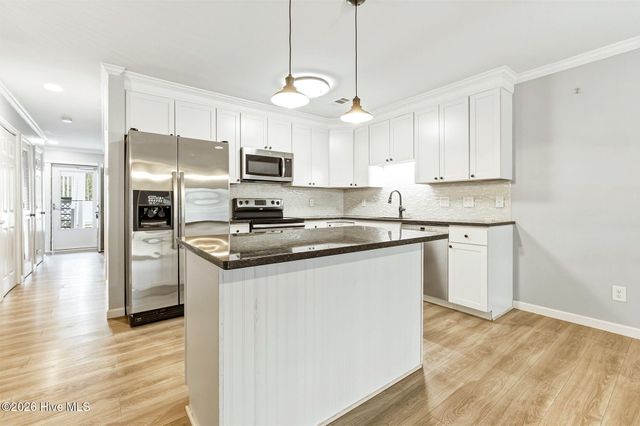 24 Boundaryline Drive NW Apt C, Calabash, NC 28467