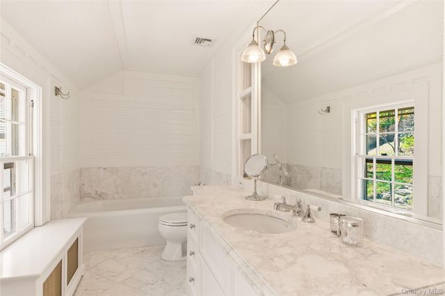 80 Shore Road, Cold Spring Harbor, NY 11724