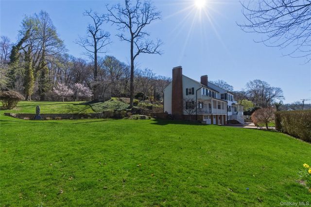 80 Shore Road, Cold Spring Harbor, NY 11724