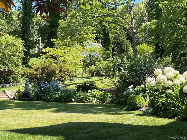 80 Shore Road, Cold Spring Harbor, NY 11724