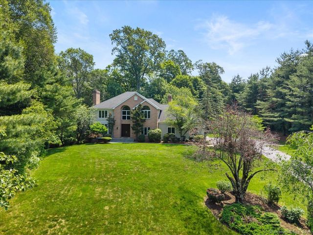 1 Mountaincrest Drive, Cheshire, CT 06410
