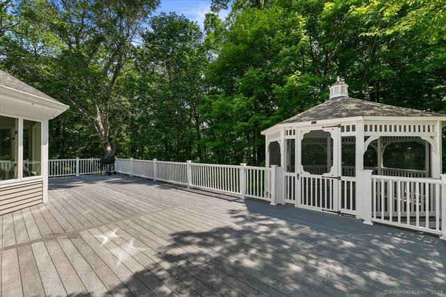 1 Mountaincrest Drive, Cheshire, CT 06410