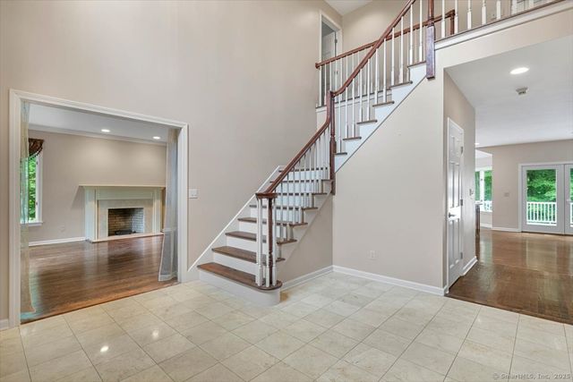 1 Mountaincrest Drive, Cheshire, CT 06410