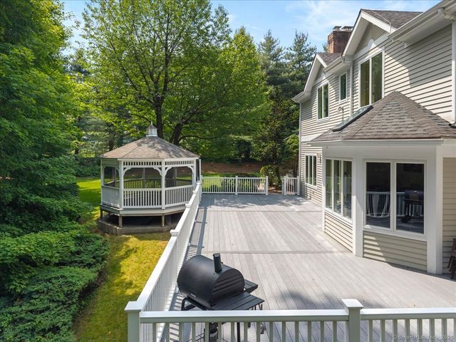 1 Mountaincrest Drive, Cheshire, CT 06410