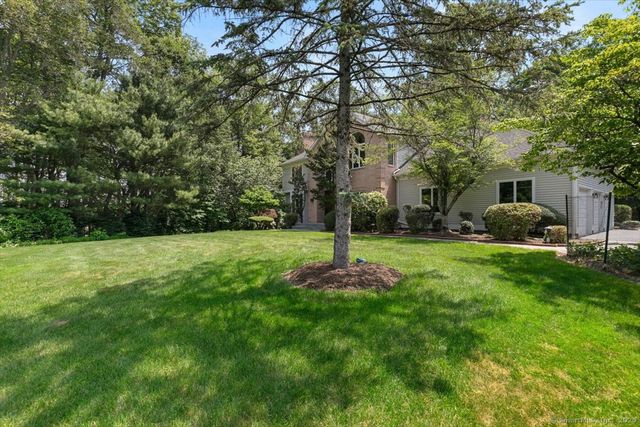 1 Mountaincrest Drive, Cheshire, CT 06410