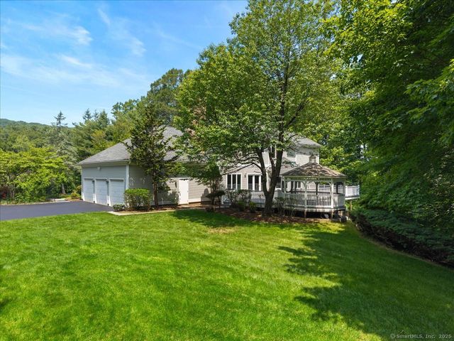 1 Mountaincrest Drive, Cheshire, CT 06410