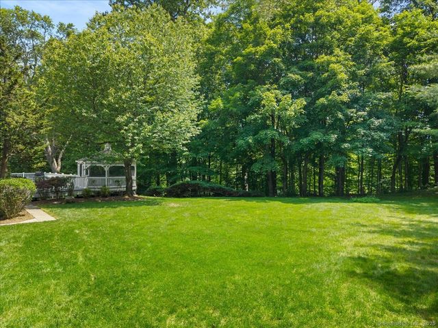 1 Mountaincrest Drive, Cheshire, CT 06410
