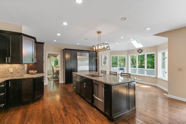 1 Mountaincrest Drive, Cheshire, CT 06410