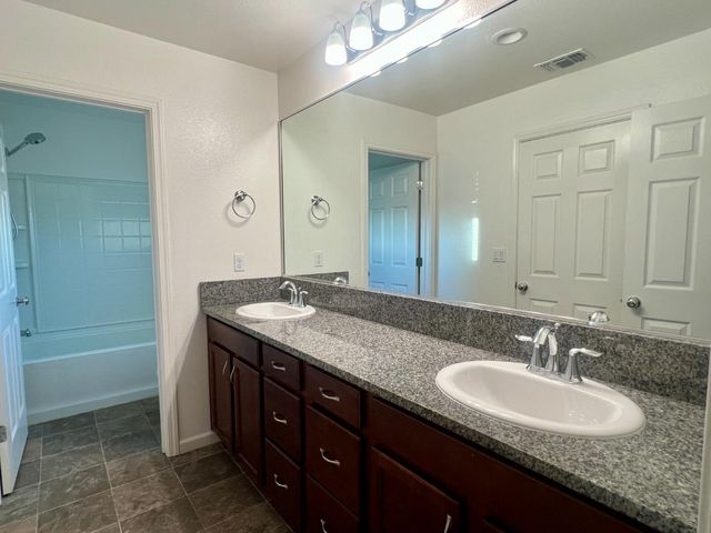 2959 N Stanley, Fresno, CA 93737