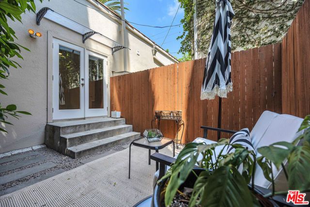 738 Westmount Drive, West Hollywood, CA 90069