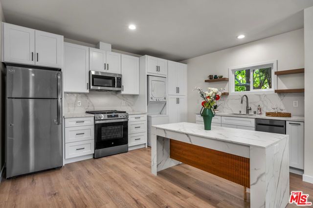 738 Westmount Drive, West Hollywood, CA 90069