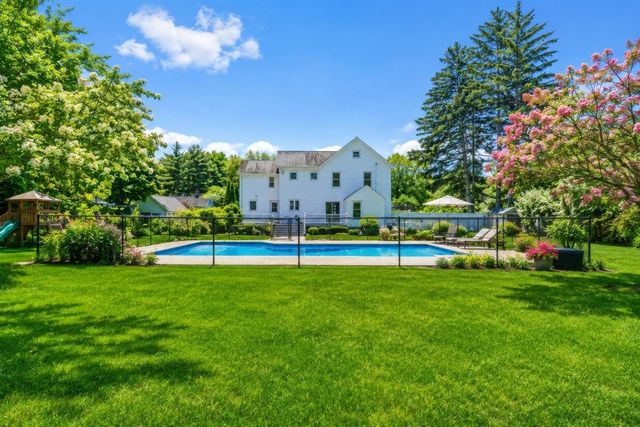 20 Pine Street, Natick, MA 01760