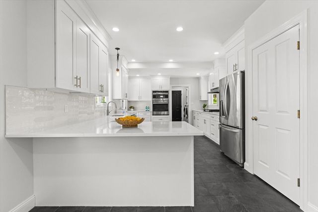 20 Pine Street, Natick, MA 01760