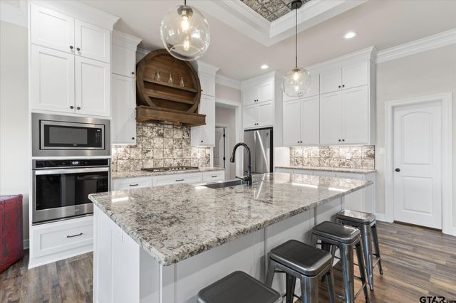 285 Heritage Way, Bullard, TX 75757